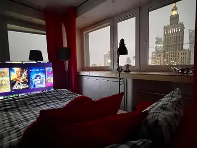 Telewizja i/lub zestaw kina domowego w obiekcie LOVE metro WiFi 300Mbs 65’TV Netflix HBO AppleTV+