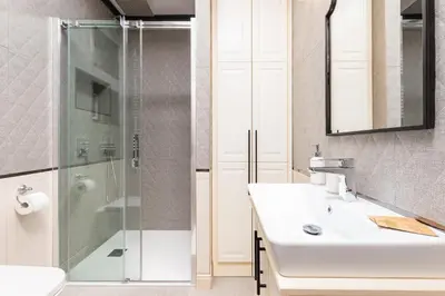 Łazienka w obiekcie Fort Wola 12A by Homeprime