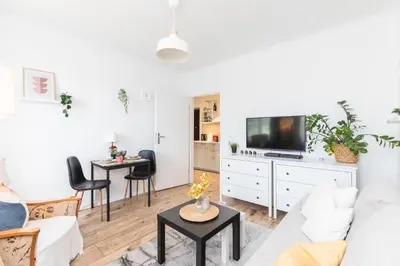 Telewizja i/lub zestaw kina domowego w obiekcie Piwna Apartment Old Town by Mia