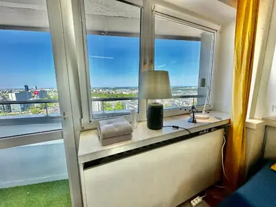 Plan piętra w obiekcie SUN clima/AC metro x2 Fast WiFi 500 Mbs 70’TV Netflix AppleTV HBO