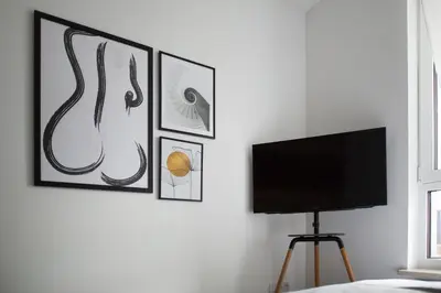 Telewizja i/lub zestaw kina domowego w obiekcie Tuyo Apartments Lake park