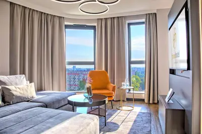 Część wypoczynkowa w obiekcie Focus Hotel Premium Warszawa
