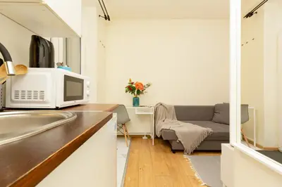 Telewizja i/lub zestaw kina domowego w obiekcie Micro Apartment Miączyńska by Noclegi Renters