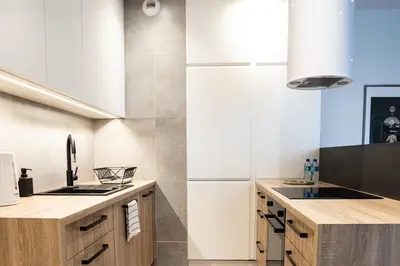 Kuchnia lub aneks kuchenny w obiekcie Arkadia Prime Apartment by BookingHost