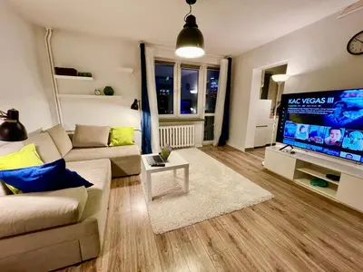 Telewizja i/lub zestaw kina domowego w obiekcie HOLIDAY metro fast WiFi TV’70 Netflix HBO AppleTV