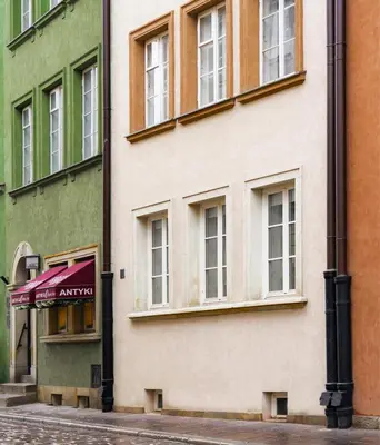 Budynek, w którym mieści się apartament