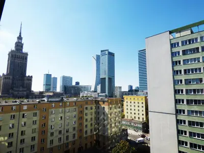 Widok na miasto Warszawa z tego apartamentu