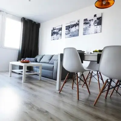 Plac Grzybowski Apartment by BookingHost