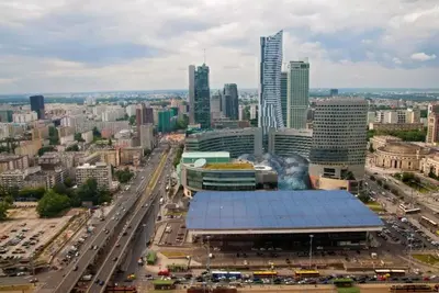 Widok na miasto Warszawa z tego apartamentu
