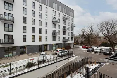 Budynek, w którym mieści się apartament