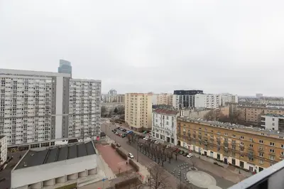 Widok na miasto Warszawa z tego apartamentu