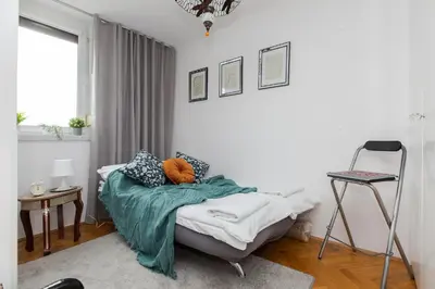 Łóżko lub łóżka w pokoju w obiekcie ShortStayPoland Chłodna (B74)