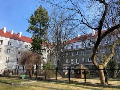 Budynek, w którym mieści się apartament