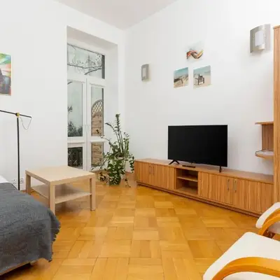 Downtown Studio Apartment by the Park by Noclegi Renters