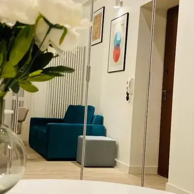 1 Bedroom Apartment 3 minute walk to Wilenska Metro