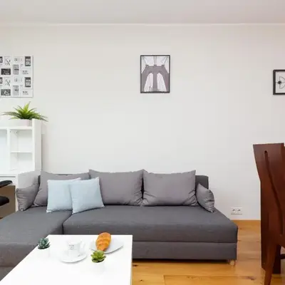 Kolorowy Gocław Apartment by Noclegi Renters