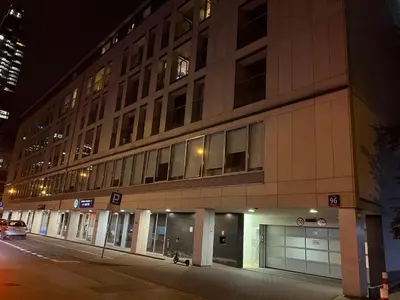 Budynek, w którym mieści się apartament