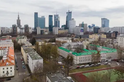 Widok na miasto Warszawa z tego apartamentu