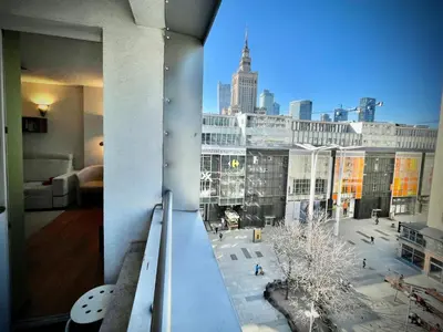 Widok na miasto Warszawa z tego apartamentu