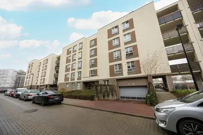 Budynek, w którym mieści się apartament