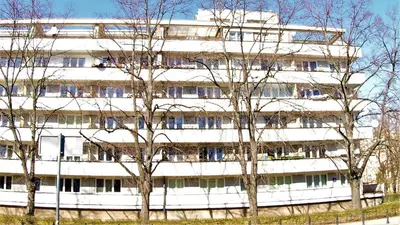 Budynek, w którym mieści się apartament