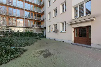 Budynek, w którym mieści się apartament