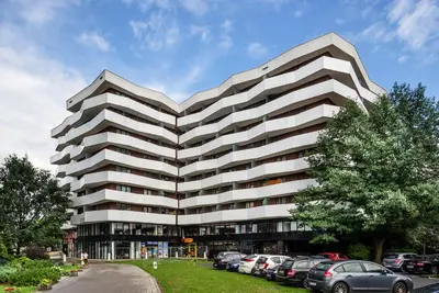 Budynek, w którym mieści się apartament