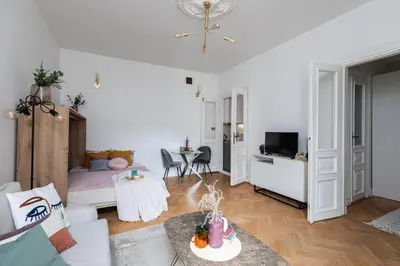 Telewizja i/lub zestaw kina domowego w obiekcie SuperApart Krucza 47a