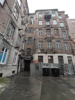 Budynek, w którym mieści się apartament
