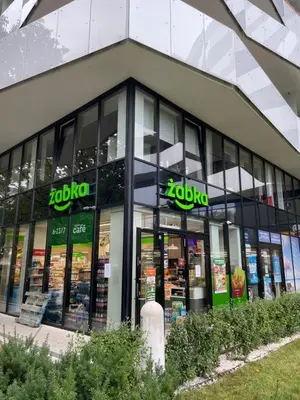 Supermarket lub sklepy w pobliżu tego hostelu