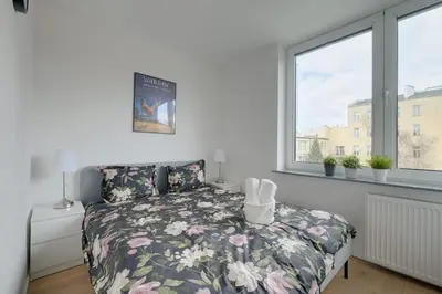 Łóżko lub łóżka w pokoju w obiekcie Luxurious 3BR APT Center