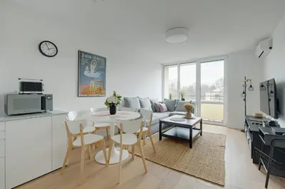 Kuchnia lub aneks kuchenny w obiekcie Luxurious 3BR APT Center