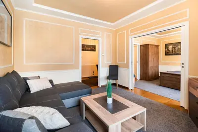 Część wypoczynkowa w obiekcie City Centre Open View Apartment by BookingHost