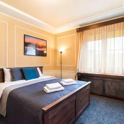 City Centre Open View Apartment by BookingHost
