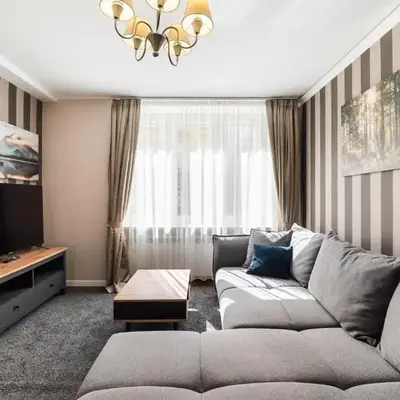 City Centre Luxury Apartment by BookingHost