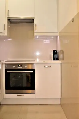Kuchnia lub aneks kuchenny w obiekcie Apartament luster i obrazów