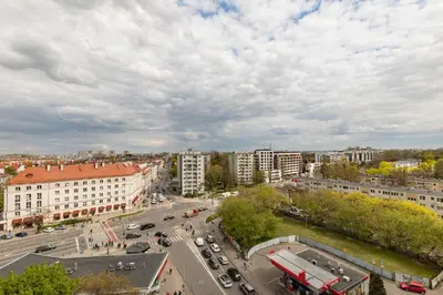 Widok na miasto Warszawa z tego apartamentu