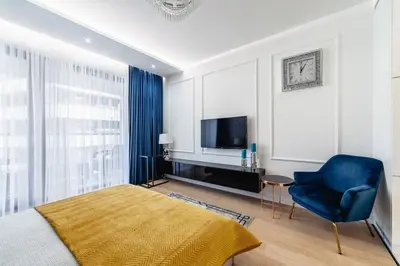 Telewizja i/lub zestaw kina domowego w obiekcie Luksusowy apartament Centrum Warszawy z tarasem