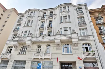 Budynek, w którym mieści się apartament