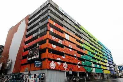 Budynek, w którym mieści się apartament