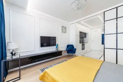 Telewizja i/lub zestaw kina domowego w obiekcie Stylowy apartament Centrum Warszawy z tarasem