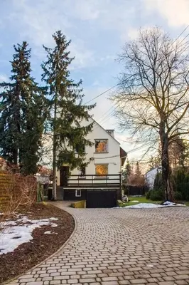 Budynek, w którym mieści się hostel