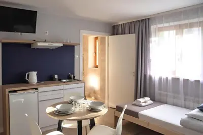 Kuchnia lub aneks kuchenny w obiekcie Apart Rooms & Apart Hostel S8