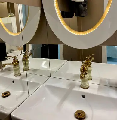 Łazienka w obiekcie Uroczy apartament 2 osobne pokoje Marina Royal Palace