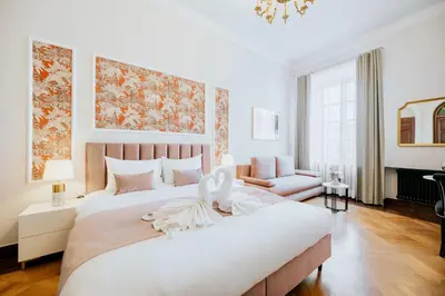 Łóżko lub łóżka w pokoju w obiekcie Jess Hotel & Spa Warsaw Old Town