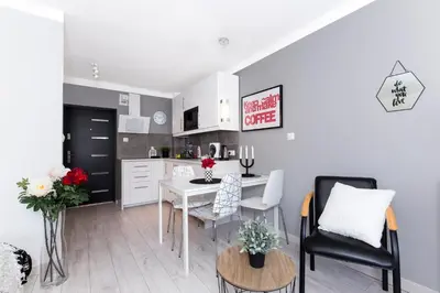 Kuchnia lub aneks kuchenny w obiekcie Warsawrent Hit Apartments