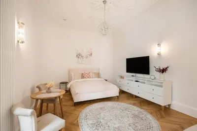 Telewizja i/lub zestaw kina domowego w obiekcie Premium Warsaw Center Studio by BookingHost