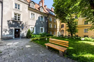 Budynek, w którym mieści się apartament