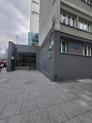 Budynek, w którym mieści się apartament