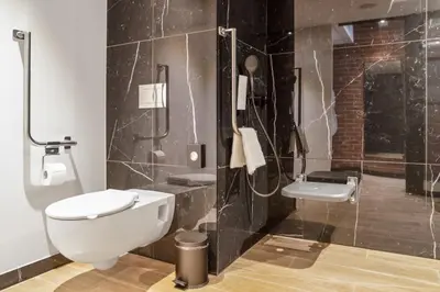 Łazienka w obiekcie Golden Tulip Warszawa Centrum